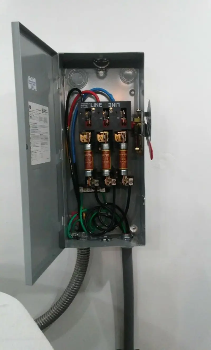 Three-phase disconnect switch installed for Smoke Detector Installation in Gulf Gate